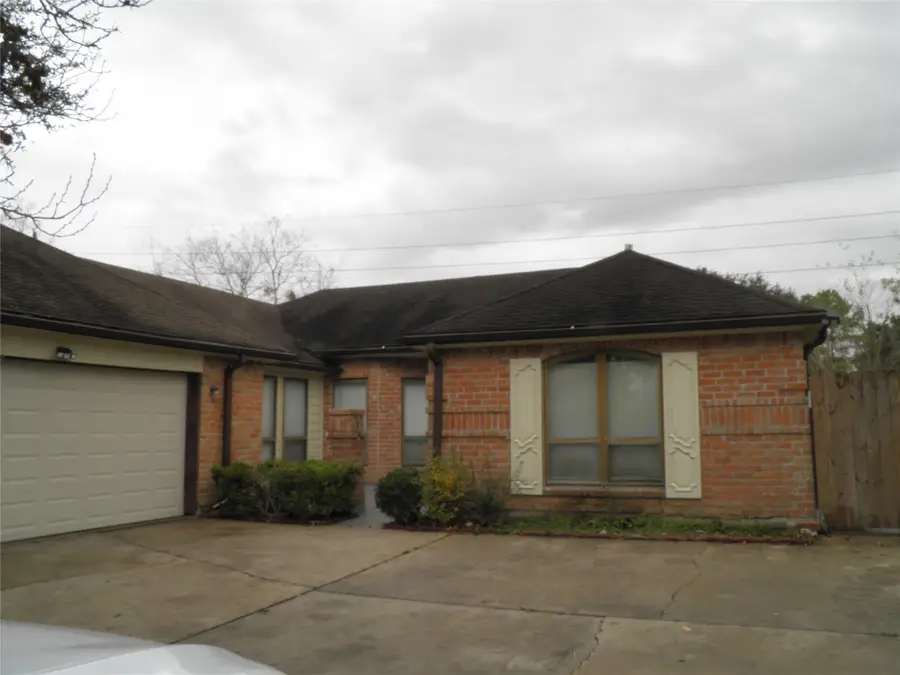 6819 Addicks Clodine Road, Houston, TX 77083 - Image #2