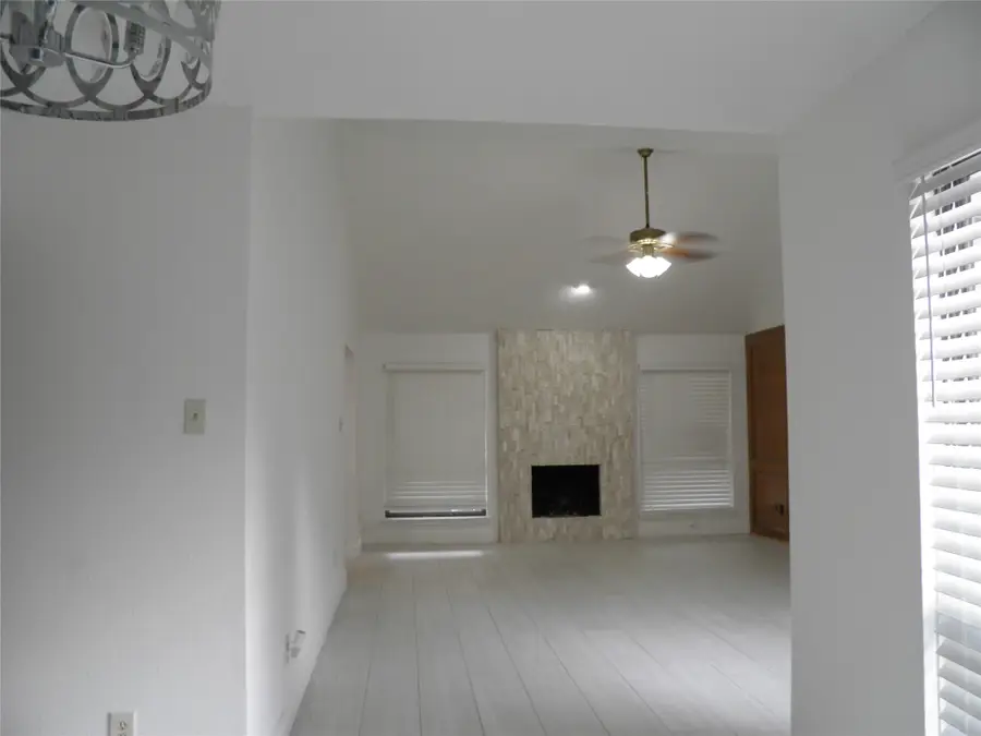 6819 Addicks Clodine Road, Houston, TX 77083 - Image #3