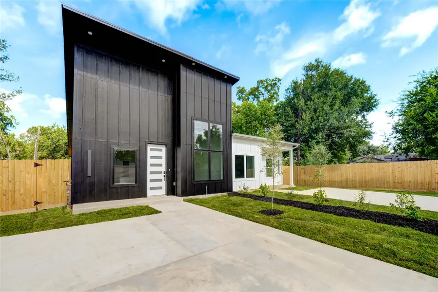 6710 Kassarine Pass, Houston, TX 77033 - Image #2