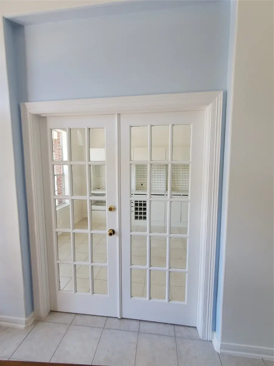 5011 Hickory Green Court, Kingwood, TX 77345 - Image #3