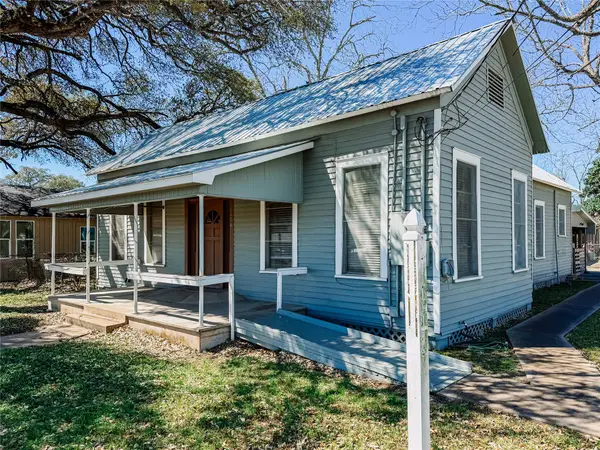 1404 Fannin Street, Columbus, TX 78934