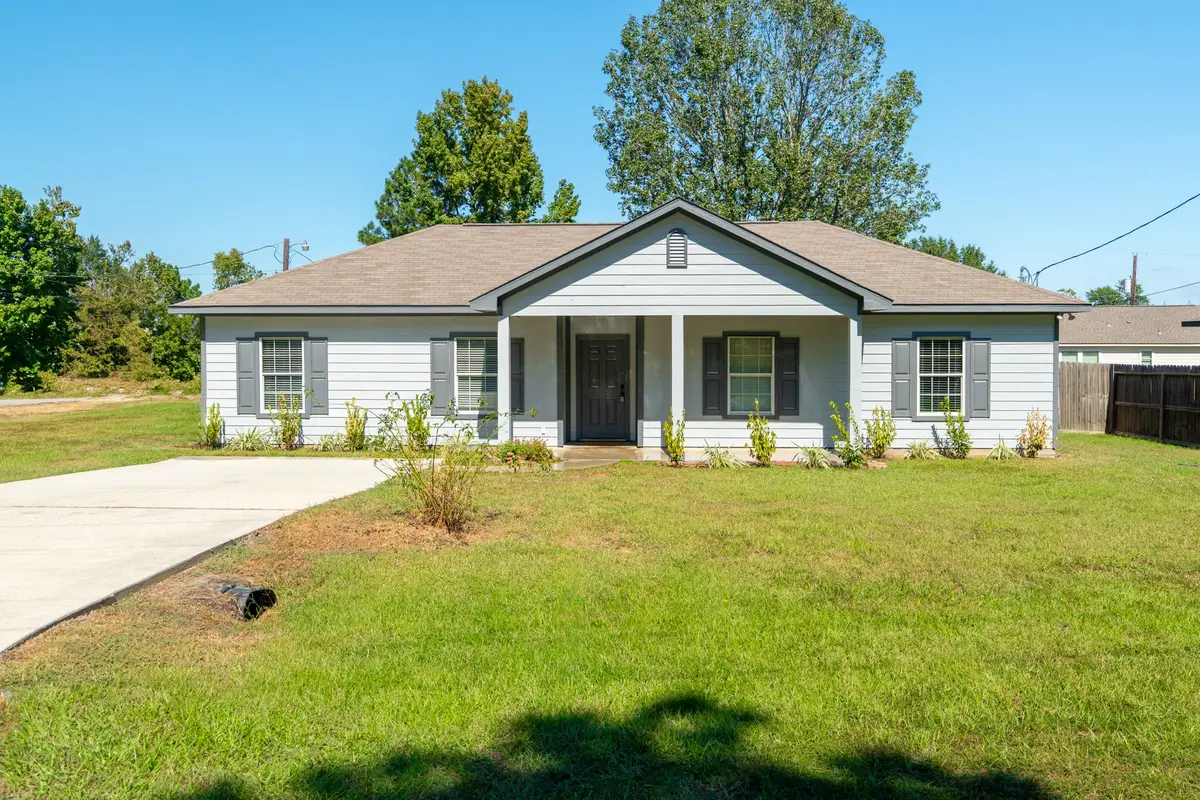 9654 Live Oak Trail, Willis, TX 77318 - Image #1