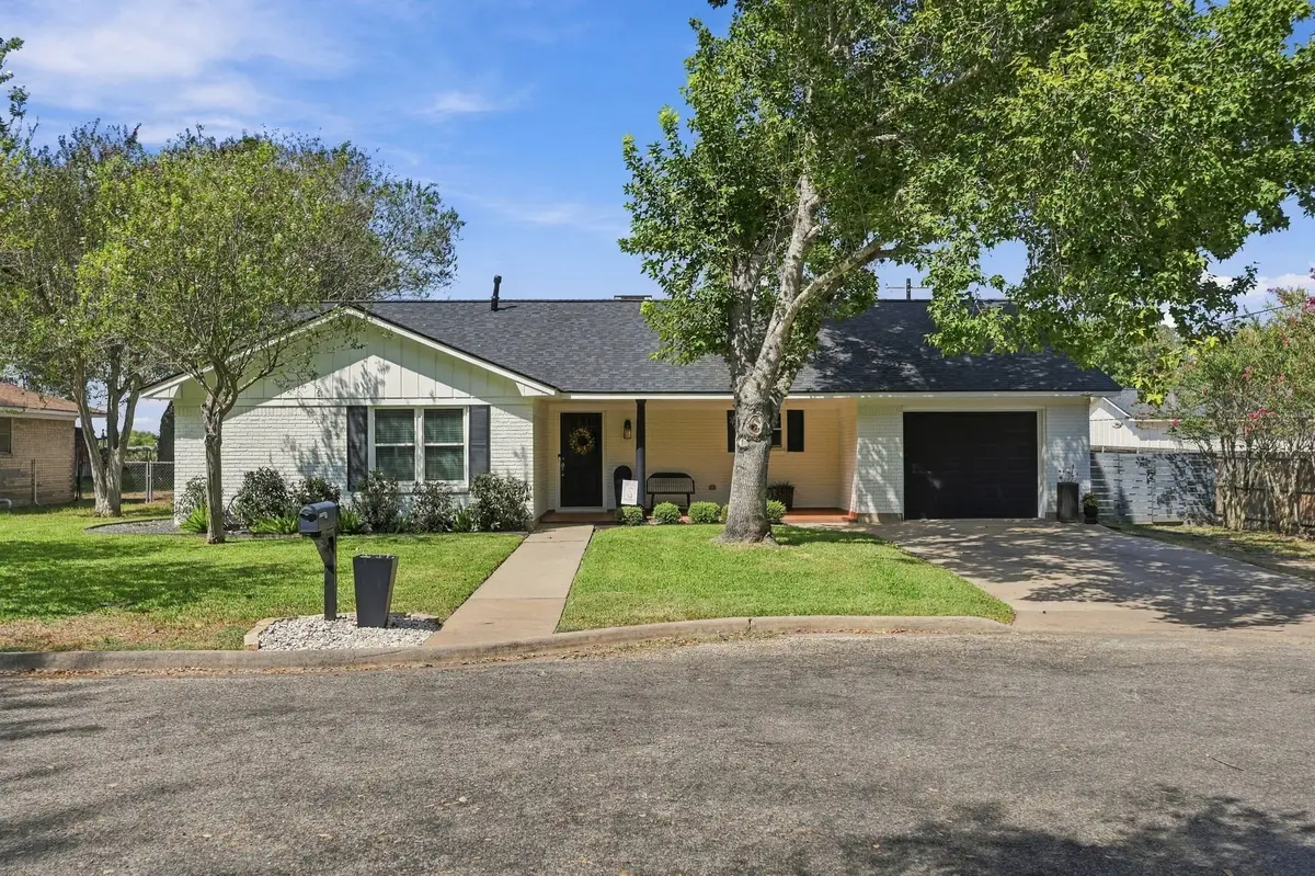 100 N Oak Drive, Columbus, TX 78934 - #1