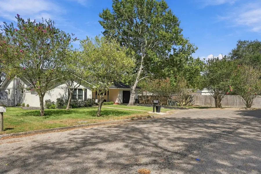 100 N Oak Drive, Columbus, TX 78934 - #3