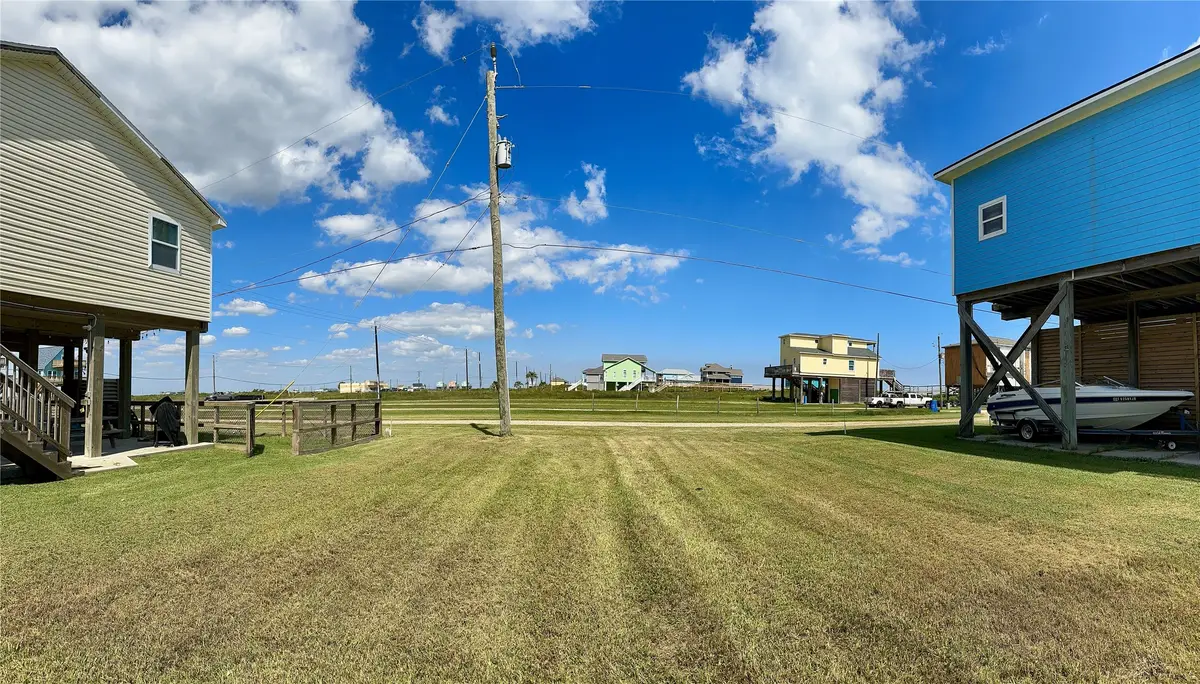 118 Nesmith Place, Surfside Beach, TX 77541 - Image #1