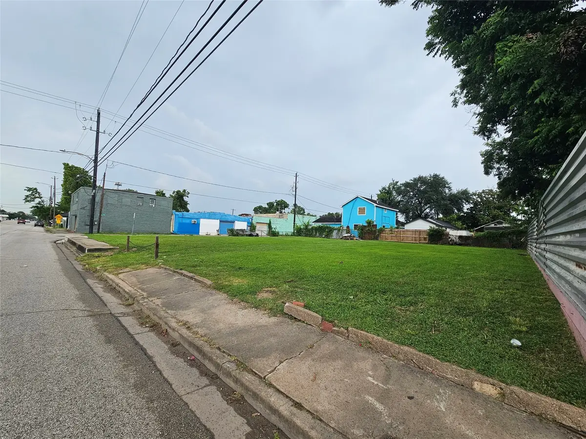 7048 Navigation Boulevard, Houston, TX 77011 - Image #1