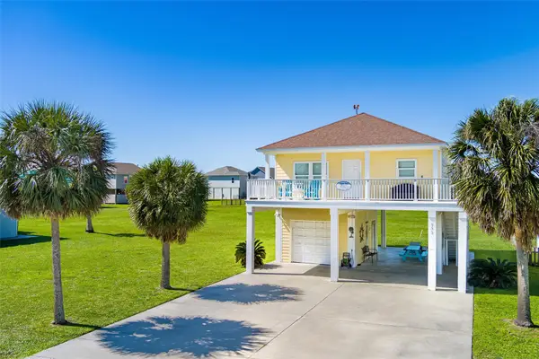 933 Westview, Crystal Beach, TX 77650