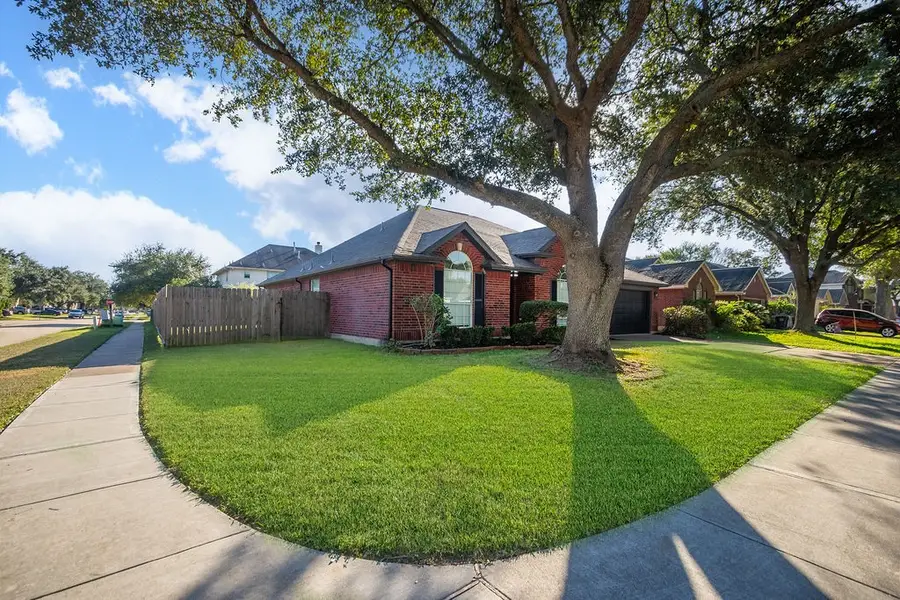 3718 Brighton Lane, Pearland, TX 77584 - Image #2
