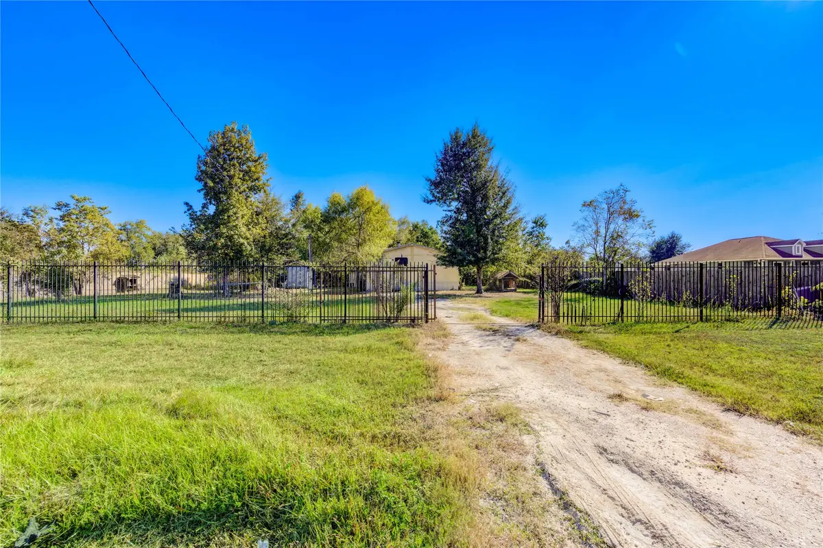 910 County Road 3556, Cleveland, TX 77327 - Image #1