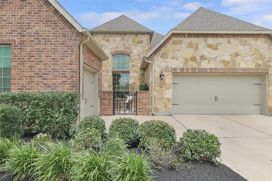 10303 Mesa Drive, Iowa Colony, TX 77583 - Image #3
