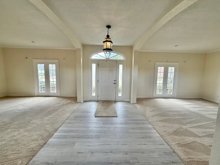 302 Buckingham Drive, Port Neches, TX 77651 - Image #3