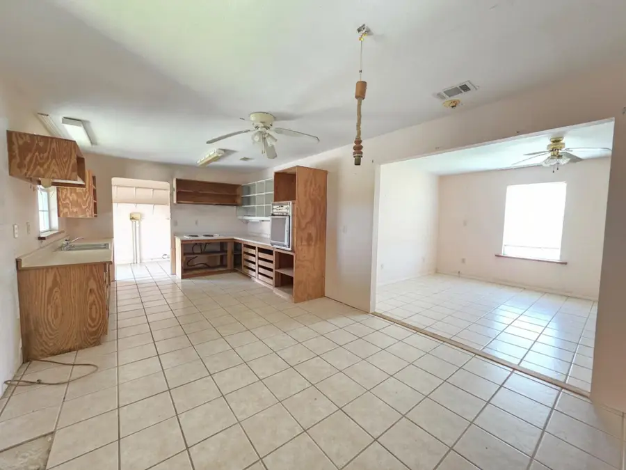 900 Mariner Street, Sargent, TX 77414 - Image #3