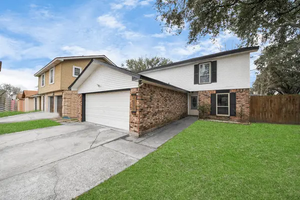 4900 Sandalwood Circle, Baytown, TX 77521