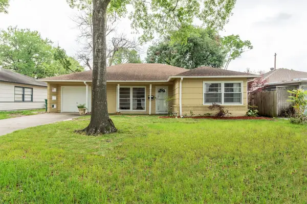 4018 Woodshire Street, Houston, TX 77025