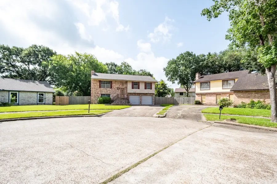 3423 Meadowview Drive, Missouri City, TX 77459 - #2