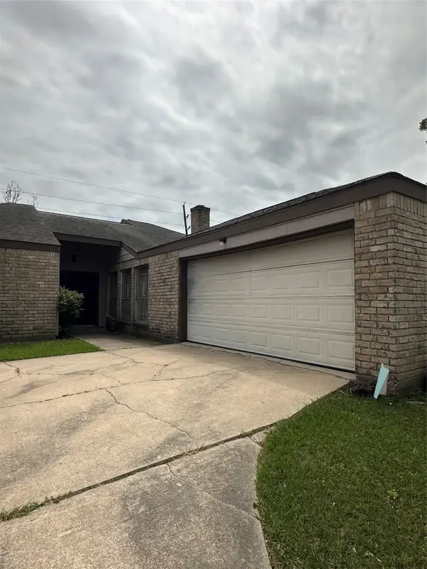 12007 S Fairhollow Lane, Houston, TX 77043