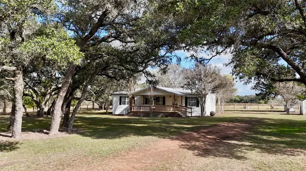 415 County Road 457, Hallettsville, TX 77964