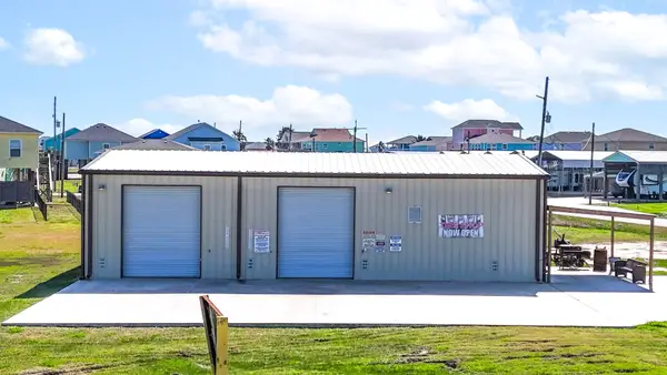 2206 Hwy 87, Crystal Beach, TX 77650