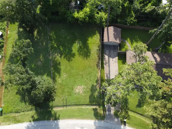 10417 Peachtree Street, Houston, TX 77016