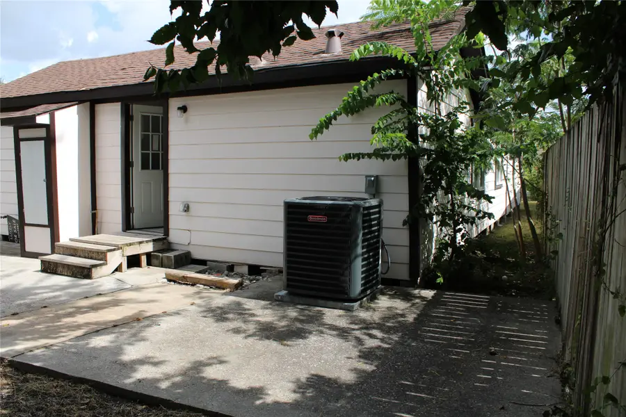 7120 Avenue O, Houston, TX 77011 - Image #2