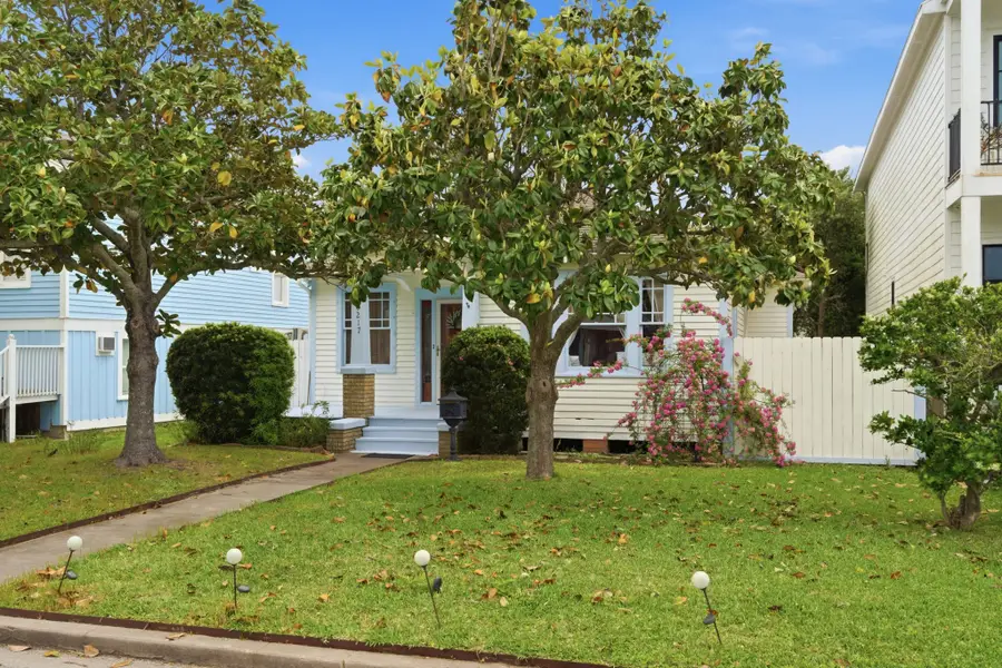 4217 Avenue T 1/2, Galveston, TX 77550 - #3