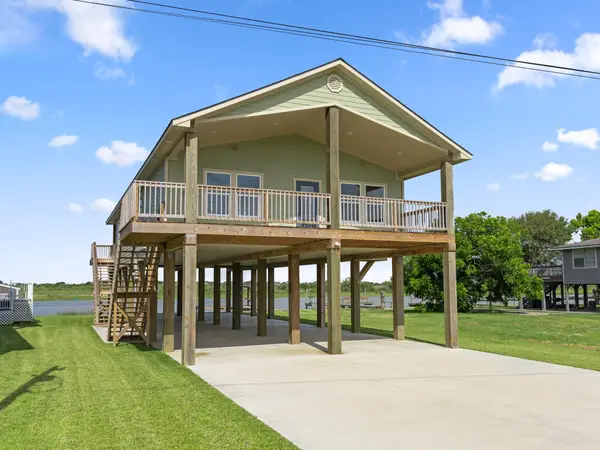 864 Seagull, Sargent, TX 77414