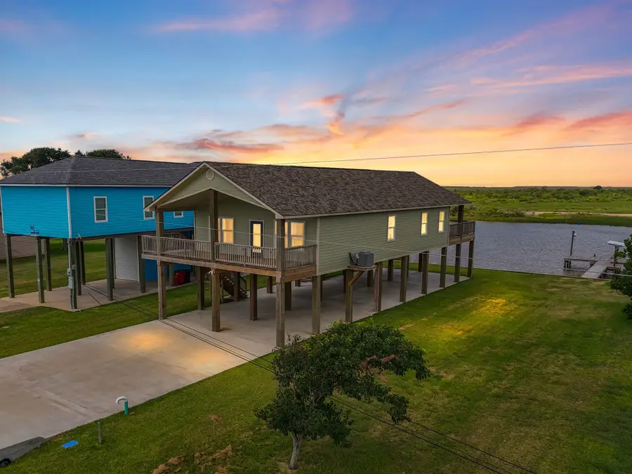 864 Seagull, Sargent, TX 77414 - Image #2