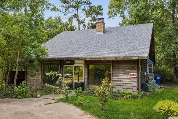 237 Long Drive, Onalaska, TX 77360