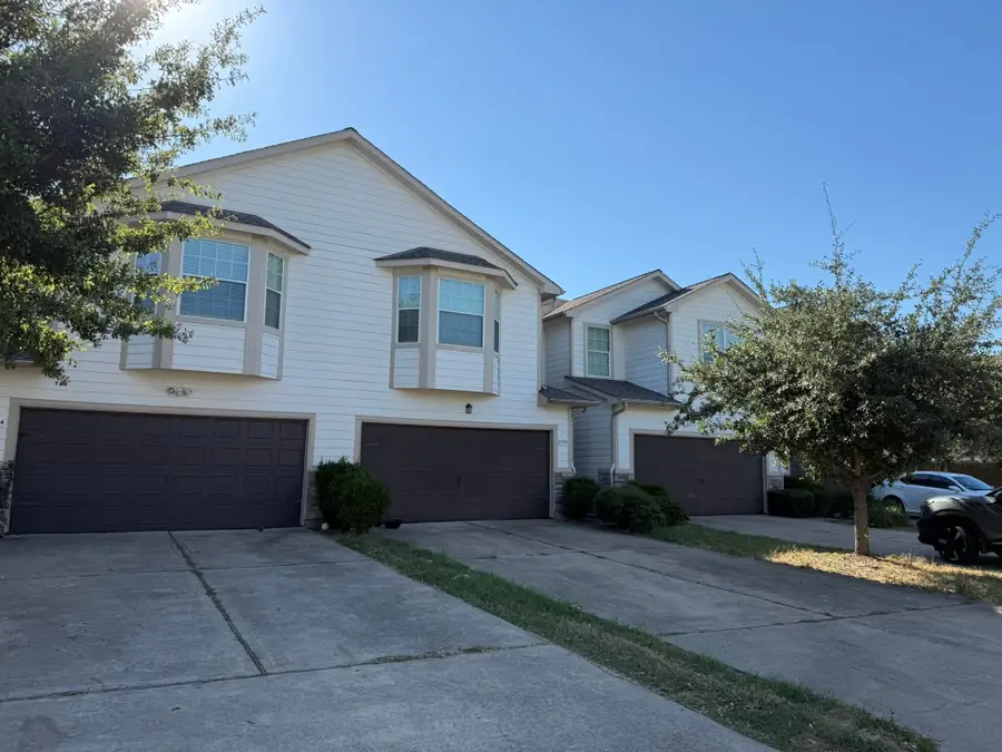 11532 Champions Green Drive, Houston, TX 77066 - Image #2