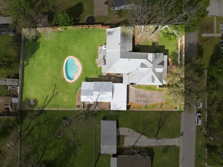 705 College Street, Montgomery, TX 77356 - #3