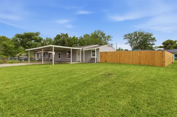 2307 Windsor Lane, Pasadena, TX 77506