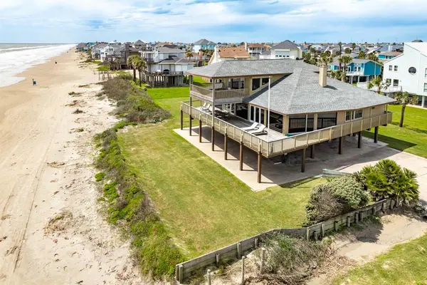 4223 Long Tom Court, Galveston, TX 77554