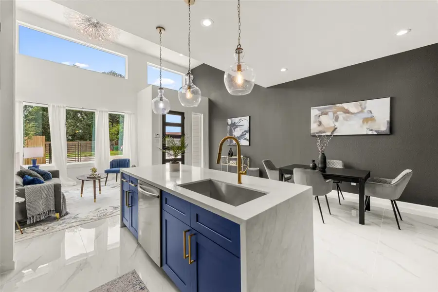 5602 Pershing St, Houston, TX 77033 - #2