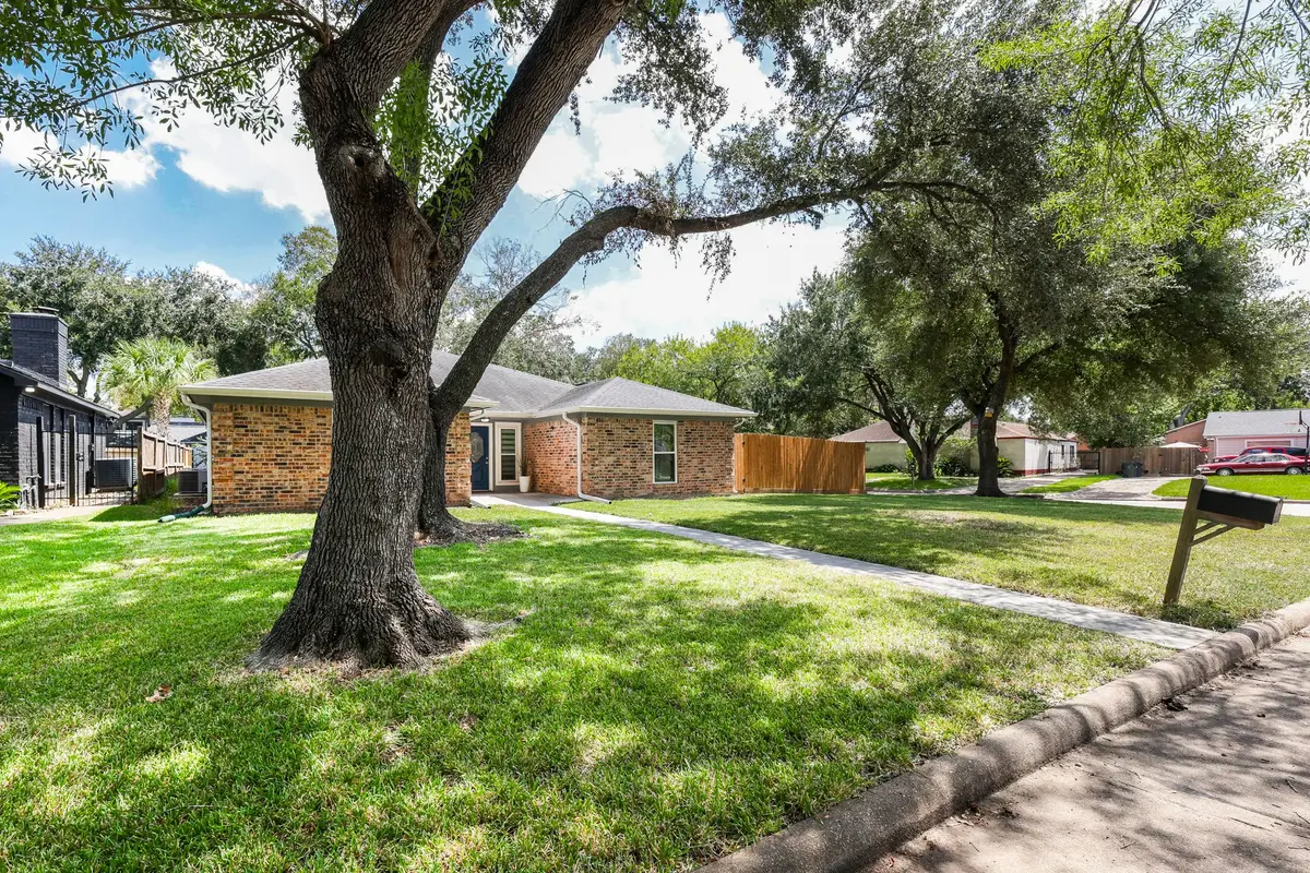 1802 Elmwood Court, Sugar Land, TX 77498 - #1