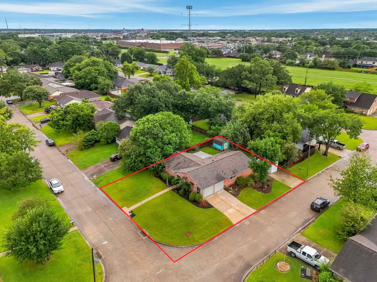 2017 Victoria Court, League City, TX 77573 - #1