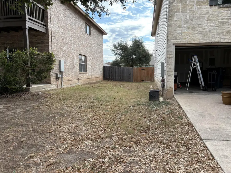 223 Woodlake Drive, Georgetown, TX 78633 - Image #2