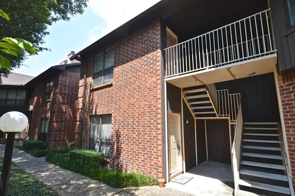 3100 Walnut Bend #107, Houston, TX 77042