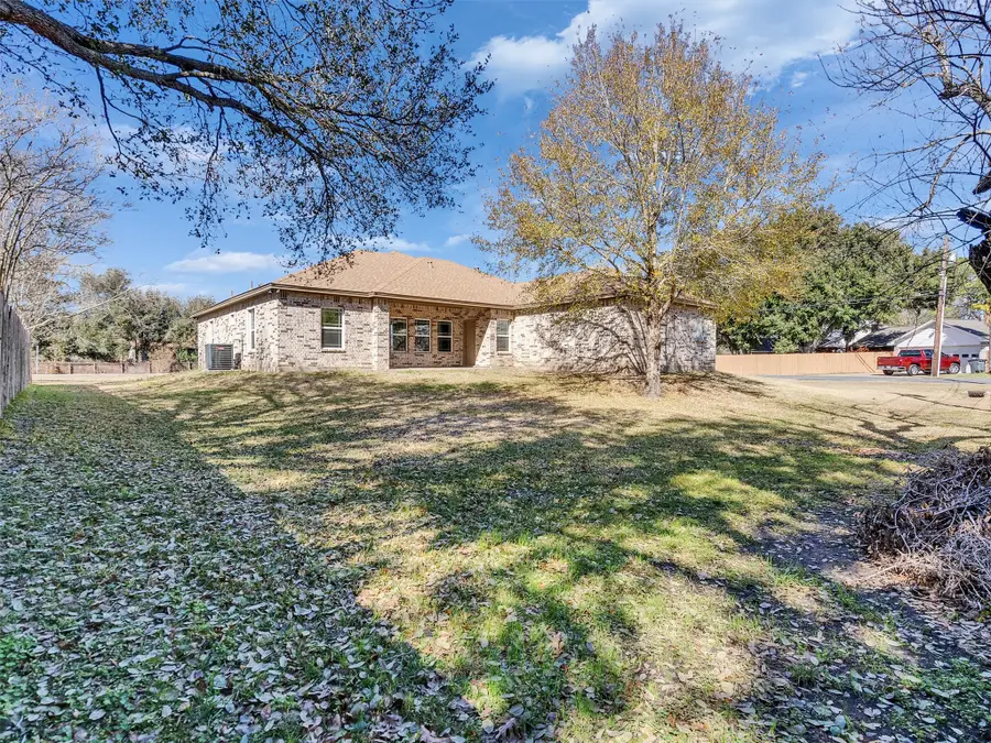 2832 Golden Avenue Avenue, Bay City, TX 77414 - #3