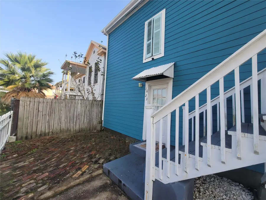 1623 Avenue N 1/2, Galveston, TX 77550 - Image #3