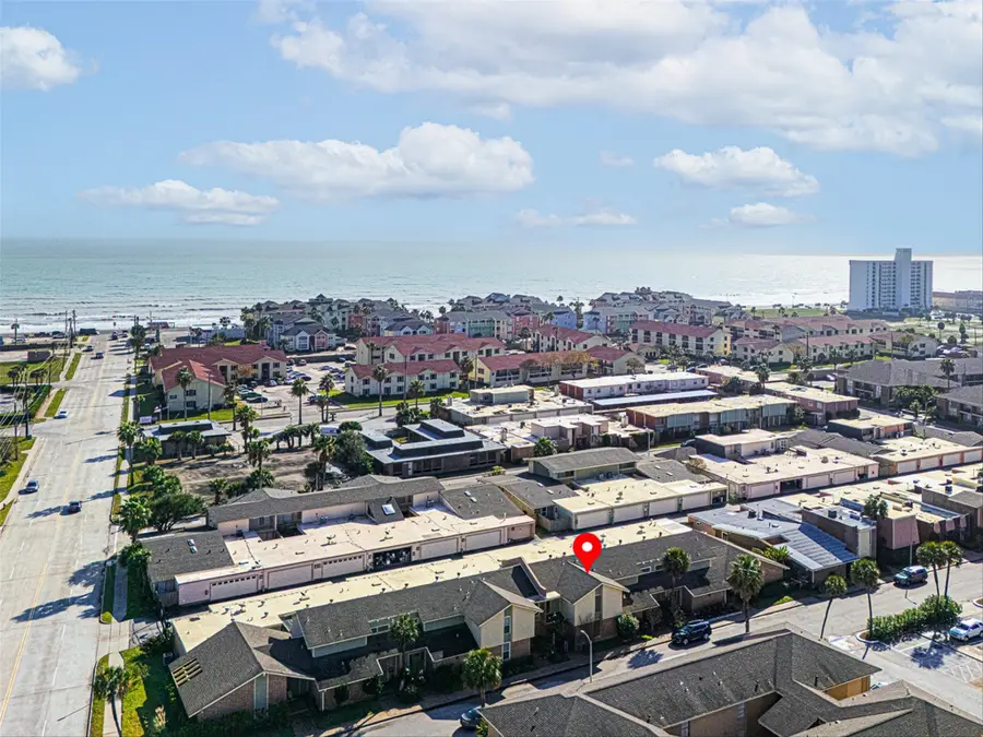 6909 Weis Drive, Galveston, TX 77551 - Image #3