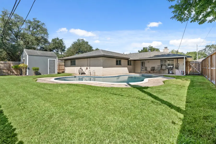 902 E X Street, Deer Park, TX 77536 - Image #2