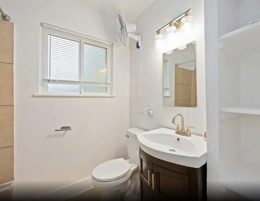 6043 Lyndhurst Drive, Houston, TX 77033 - #2