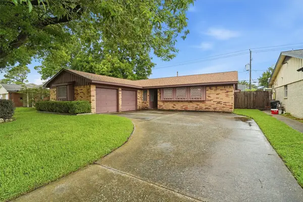 405 Arbor Drive, Deer Park, TX 77536