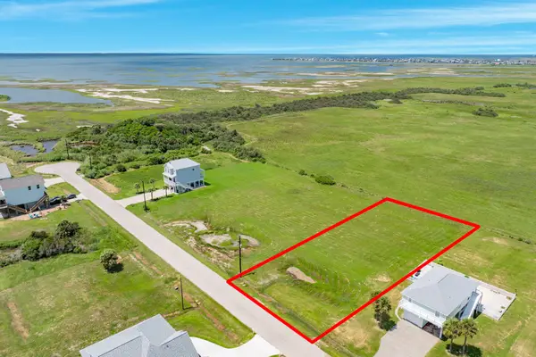 18023 Shaman Drive, Galveston, TX 77554