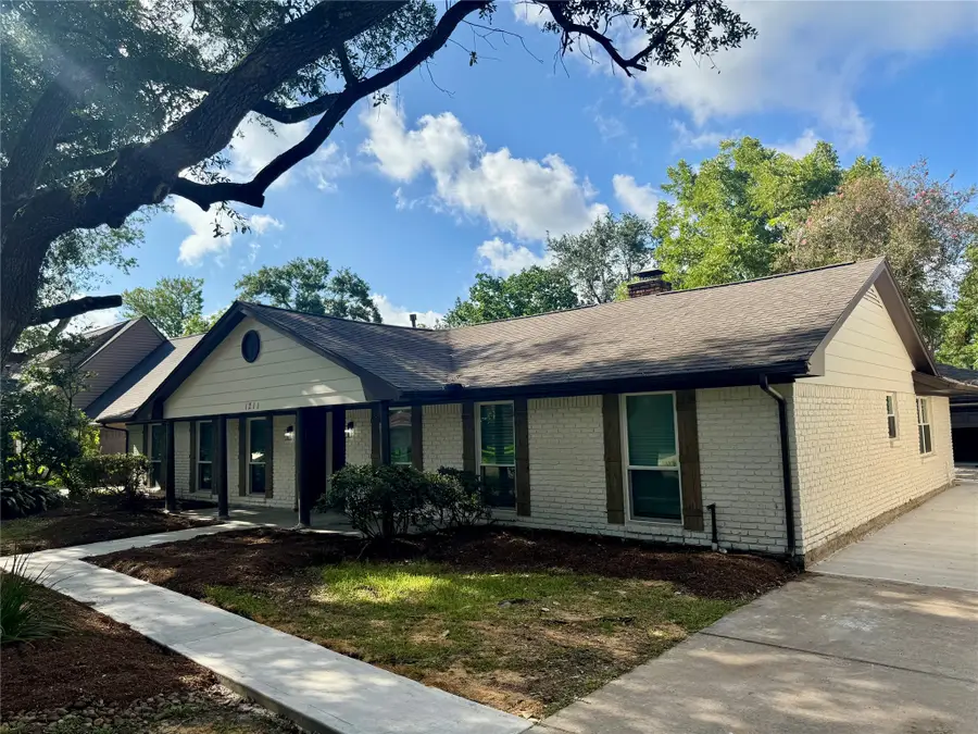 1211 Shorewood Drive, Seabrook, TX 77586 - #2