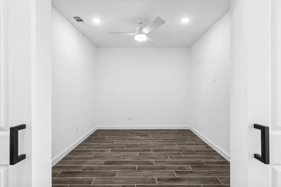 12907 Old Fashion Circle, Monterey Belvieu, TX 77535 - Image #3