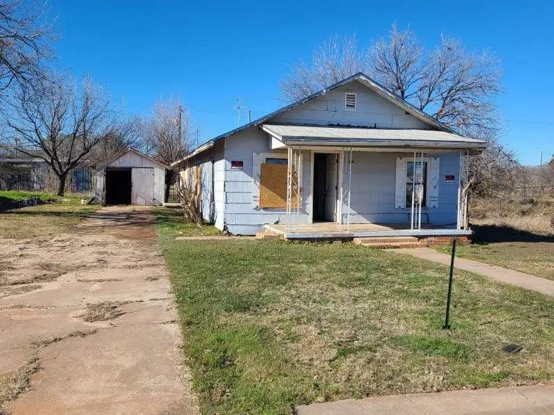 503 N Electra Street, Electra, TX 76360 - Image #2