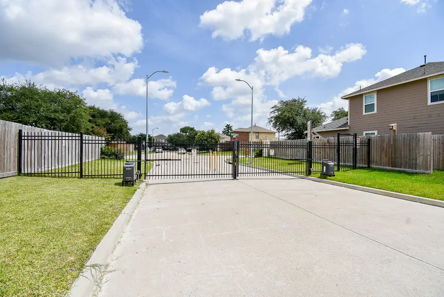 2827 Pine Estate Lane, Houston, TX 77014 - Image #2