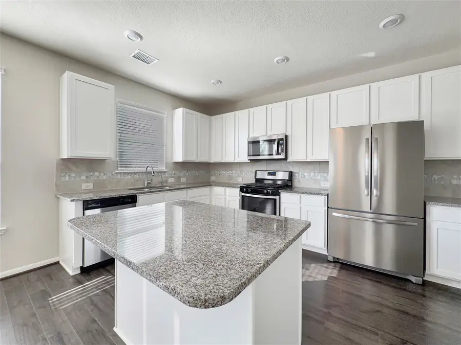 2024 Elkington Circle, Conroe, TX 77304 - Image #2