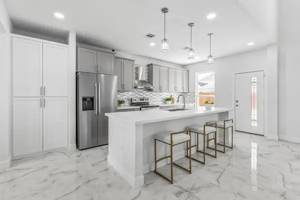 2111 Pinecreek Pass Lane, Katy, TX 77449